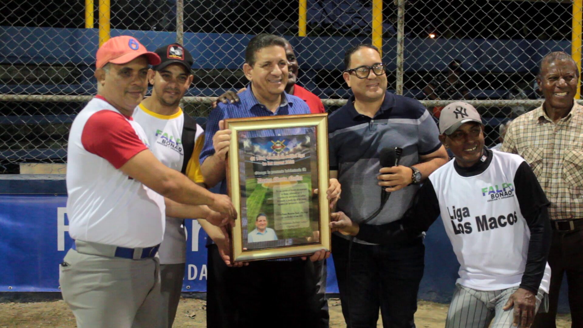 Dedican a alcalde Eberto Núñez XI versión de Softbol Aficionado de Bonao